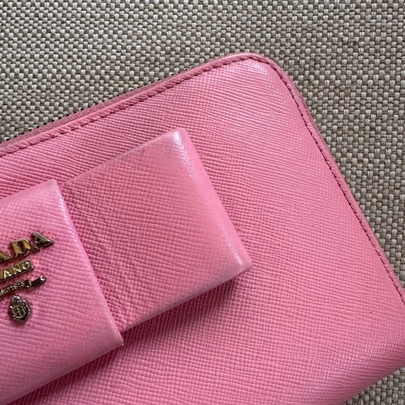 PRADA Zip around Peony Pink Saffiano Bow Wallet. - Picture 11 of 14